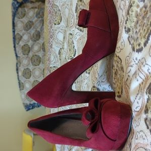 High-Heel dark-red platform suede pumps by Rosegold. Size 9